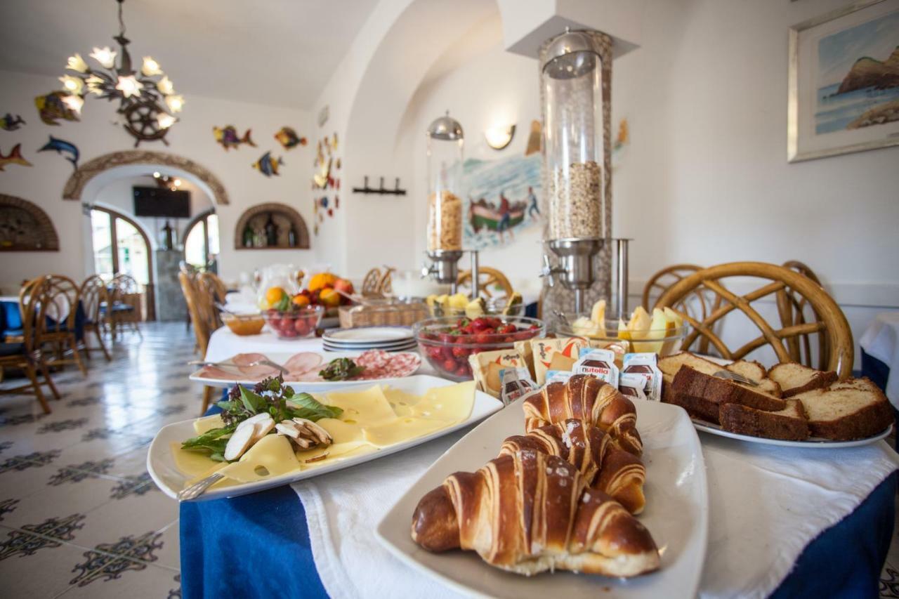 Hotel Casa Giuseppina Sant'Angelo  Buitenkant foto