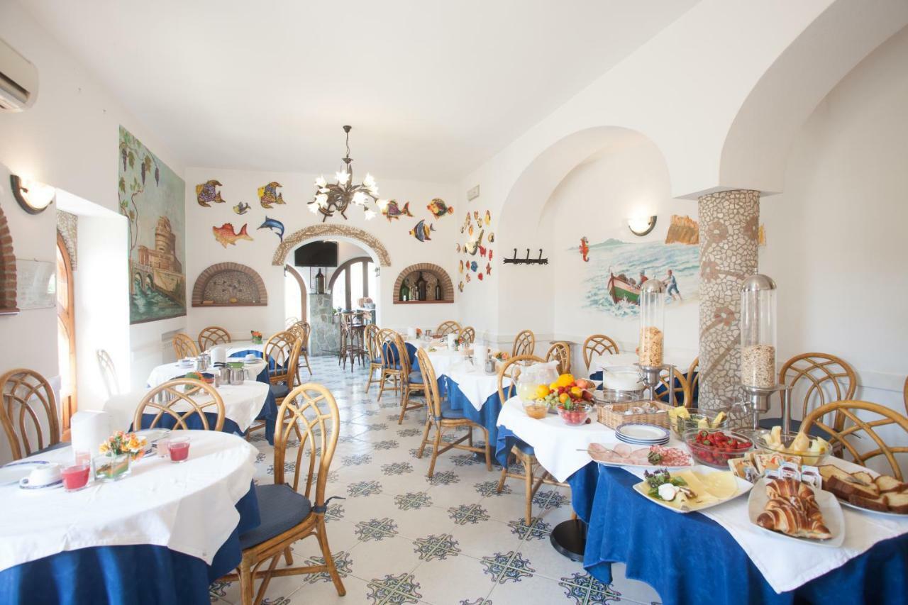 Hotel Casa Giuseppina Sant'Angelo  Buitenkant foto